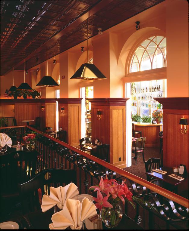 The Hotel Northampton Dalaman gambar